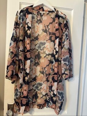 LOFT Outlet Floral Sheer Kimono in Blush Navy Gray